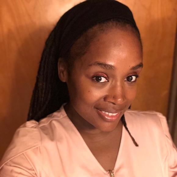 Meet your Posher, Camille - Picture 5 of 7